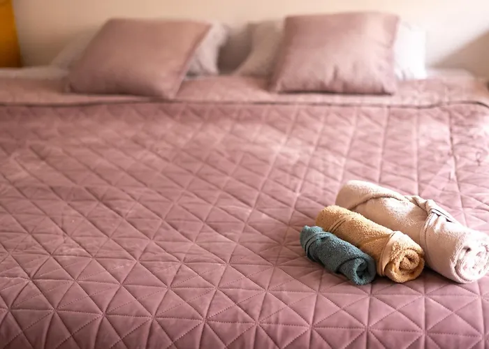 Konukevi Central Retro Vintage Hostel Bükreş