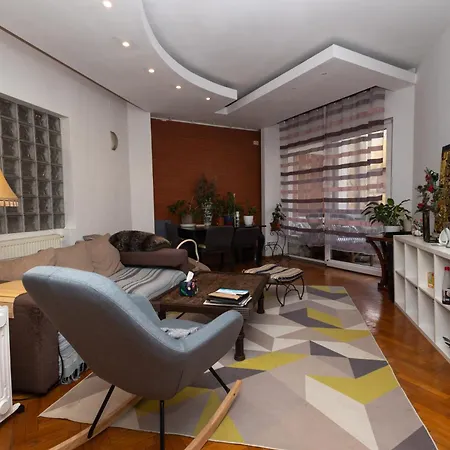 Shared Retro Vintage Luxury Bükreş