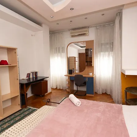 Pensiune Shared Retro Vintage Luxury Bucureşti