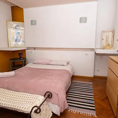 Shared Retro Vintage Luxury