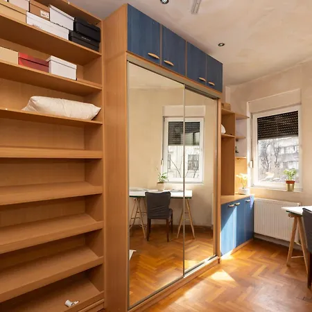 Shared Retro Vintage Luxury Bukarest