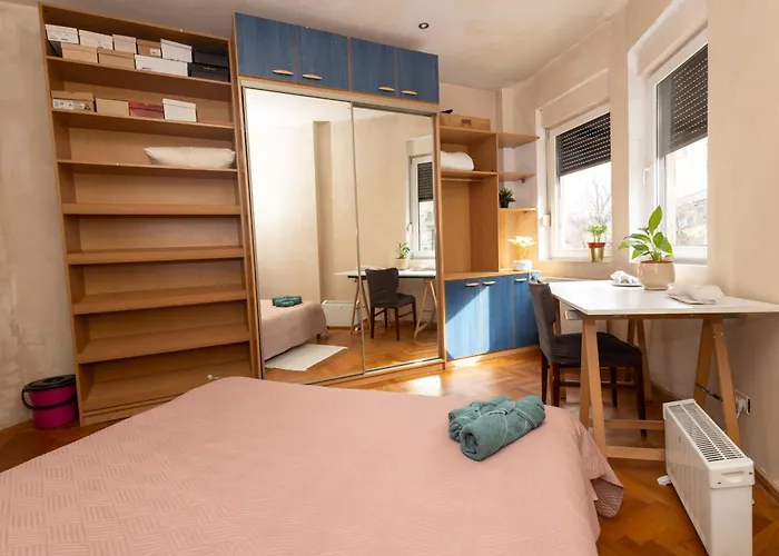 Central Retro Vintage Hostel Gasthof