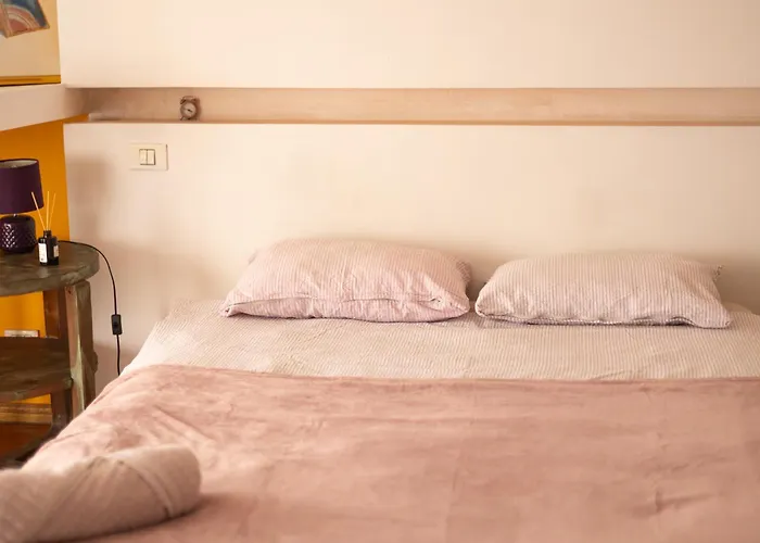 Central Retro Vintage Hostel *