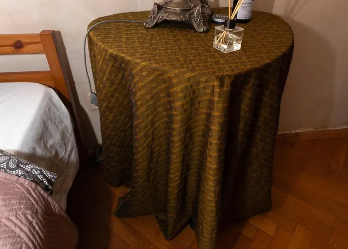 Central Retro Vintage Hostel