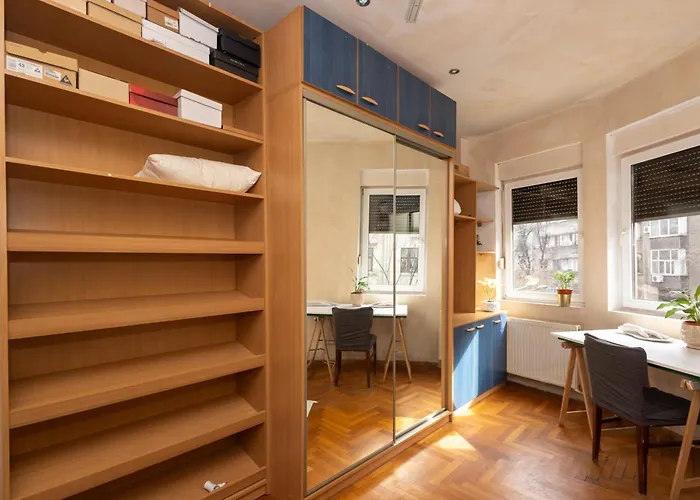 Central Retro Vintage Hostel 布加勒斯特