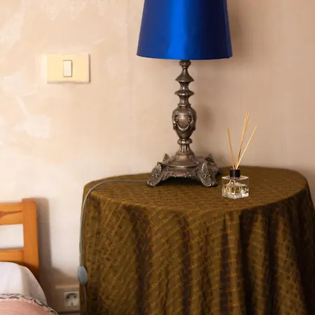 Shared Retro Vintage Luxury